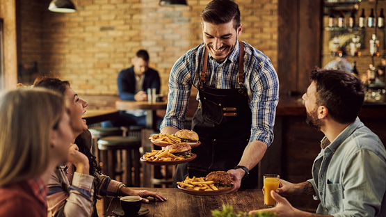 alt=testimonios-cursos-de-ingles-conversacional-bogota-campamentos-colombia-bilingue